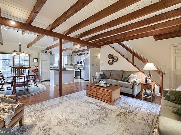 5th image of 1521 W Penn Grant Rd