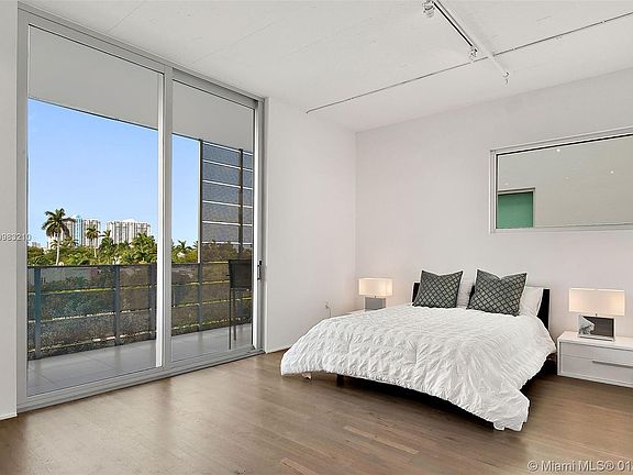 4th image of 1700 Meridian Ave APT 404