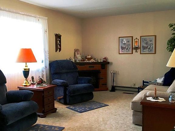 2nd image of 2203 Capital Dr