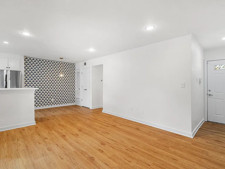 3601 Menchaca Rd #110 — Photo 8