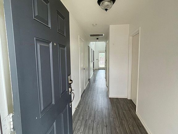3rd image of 330 Celia Cir