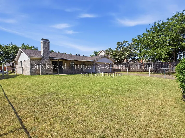 2007 Berkner Dr — Photo 32