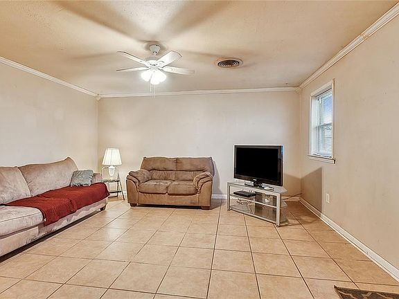 3rd image of 2601 Ridgefield Dr
