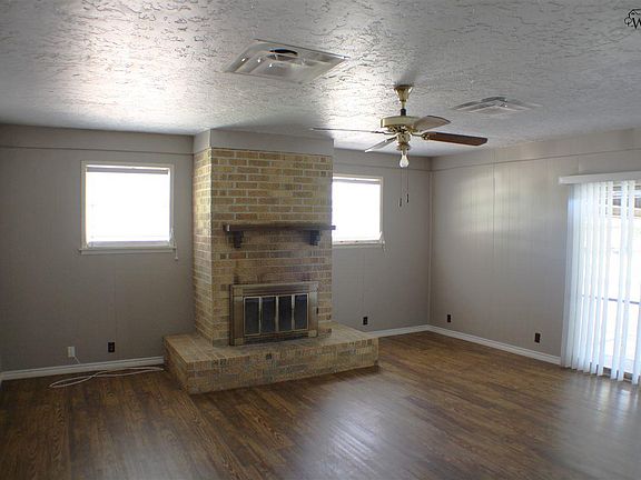 3rd image of 4216 Idlewood Dr