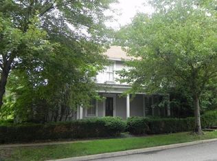 327 W Elm St, Granville, OH 43023
