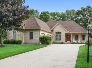 19707 Dogwood Dr, New Buffalo, MI 49117