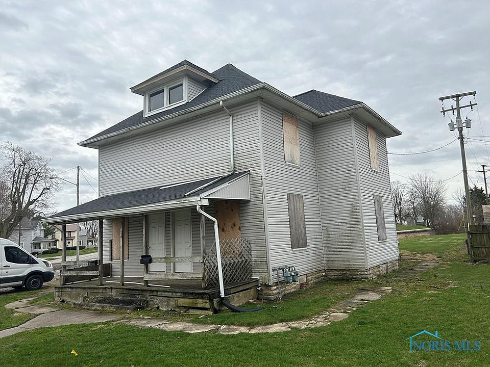 1st image of 627 Hopley Ave