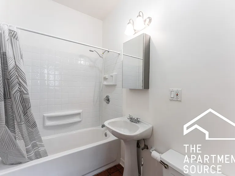 1733 N Wolcott Ave #G — Photo 10