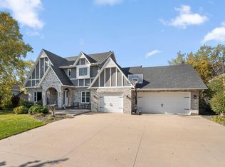 2987 Frank St, Saint Paul, MN 55109