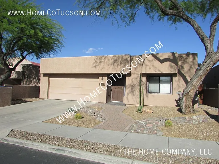 3668 N Royal Prince Ct — Photo 1