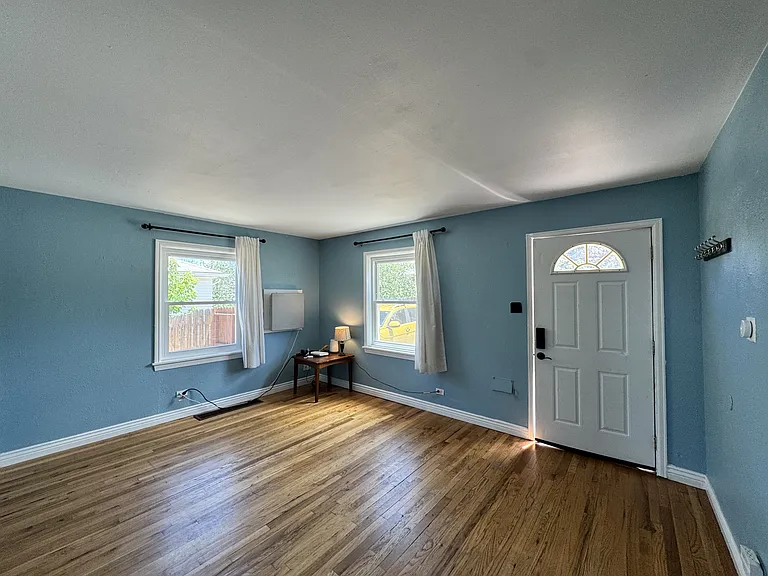 2745 W Archer Pl — Photo 6