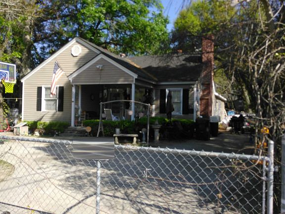 3rd image of 211 11th Ave SE