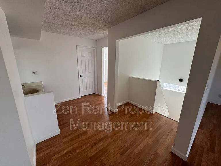 940 N Sonora St — Photo 9