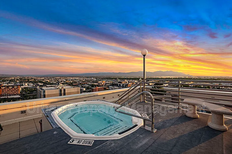 2 bed, 2.0 bath, 1510 sqft, $3,800 — Photo 2