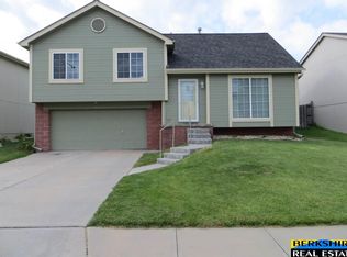 18730 T St, Omaha, NE 68135