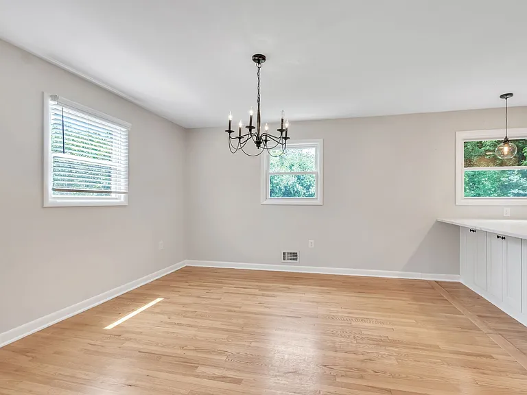9902 Holmhurst Rd — Photo 8