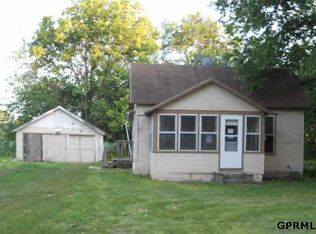 205 E 3rd St, Edgar, NE 68935