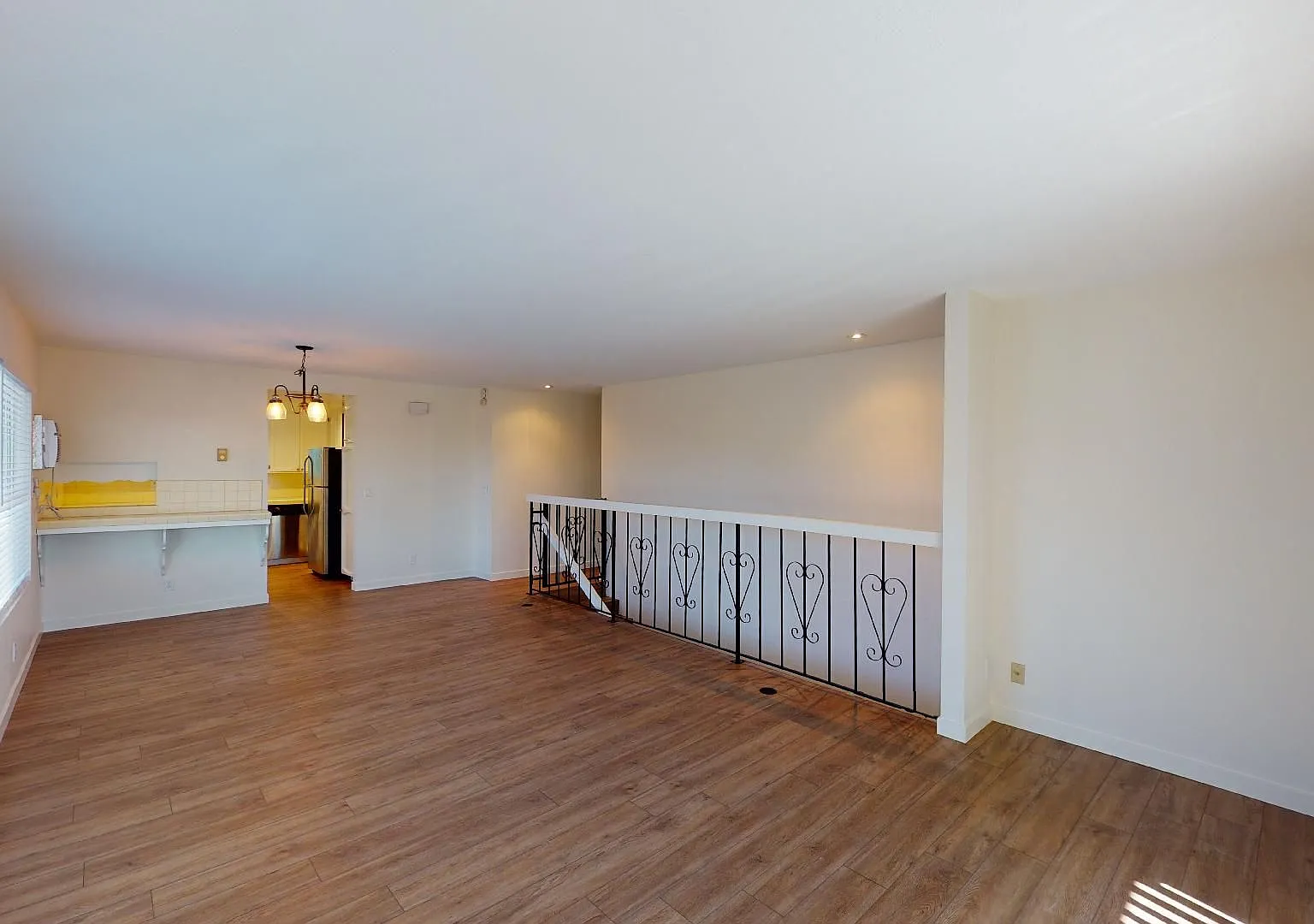 2 bed, 1.5 bath, 1168 sqft, $3,000 — Photo 3