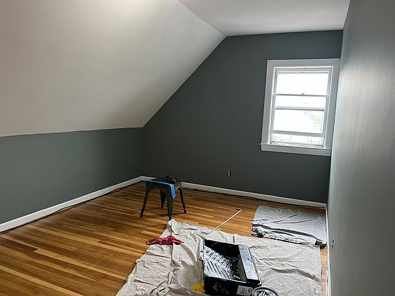 2nd image of 2 Hyacinth St #3