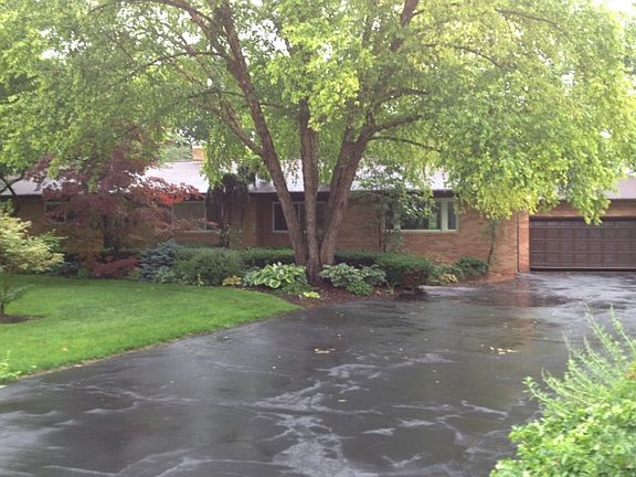 2nd image of 3555 Kingsway Dr