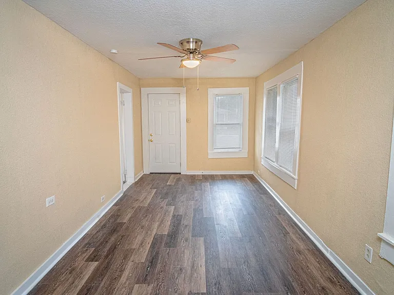 1810 Burnet St — Photo 5