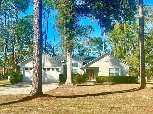 1113 Golf Club Rd, Douglas, GA 31533