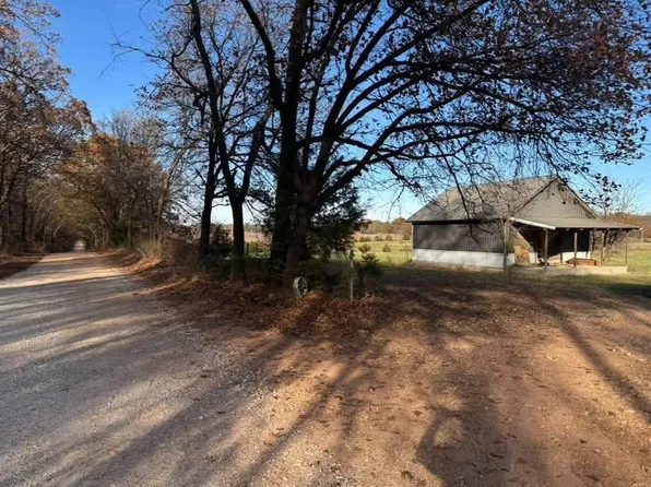 10916 Blue Bird Road, Gravette, AR 72736