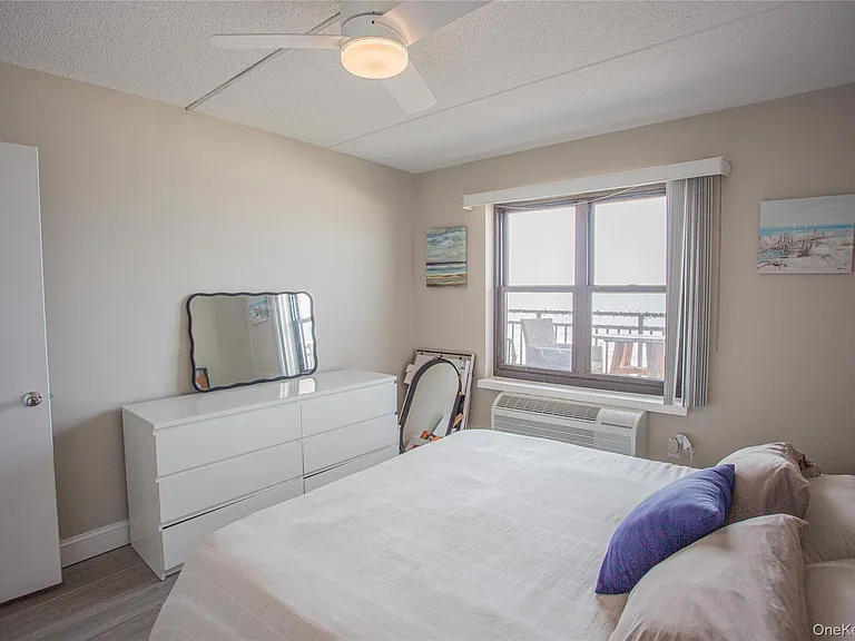 230 W Broadway #610 — Photo 19