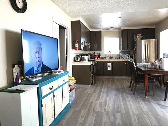 3rd image of 2258 Denair Ave