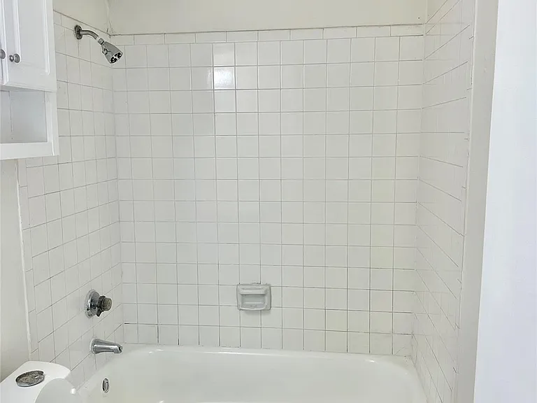 4322 Gillis St #105 — Photo 20