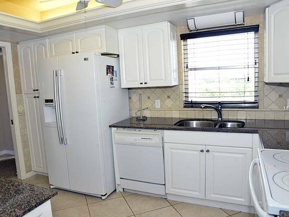 5th image of 1325 S Portofino Dr APT 405