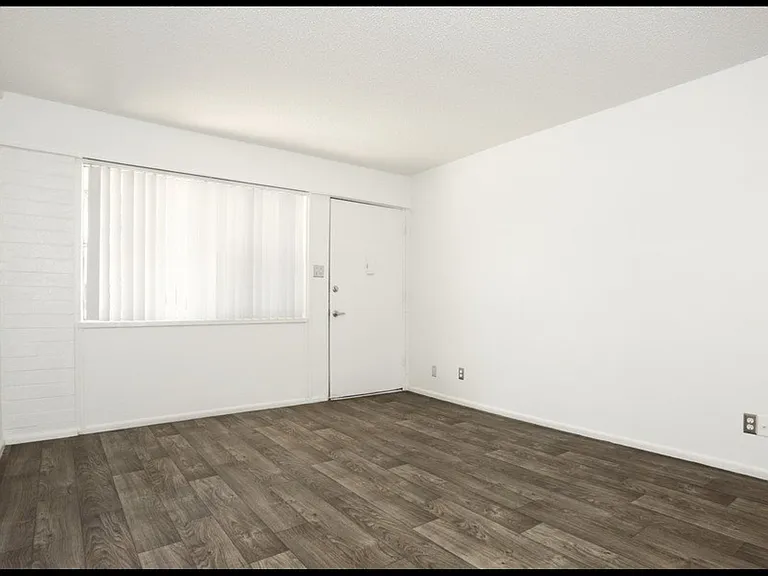 Parkside Apartments — Photo 8