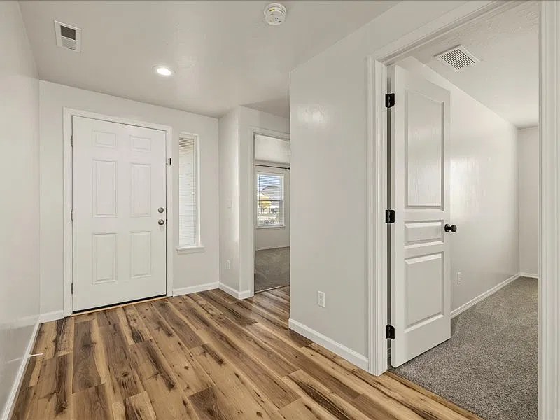 3 bed, 1409 sqft, $2,295 — Photo 4