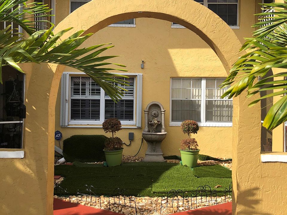 1st image of 15605 SW 74th Circle Dr