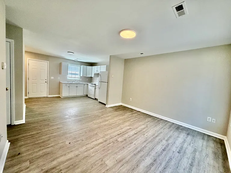 602 Winston Cir — Photo 5