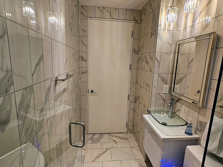 2200 Victory Ave #1001 — Photo 7