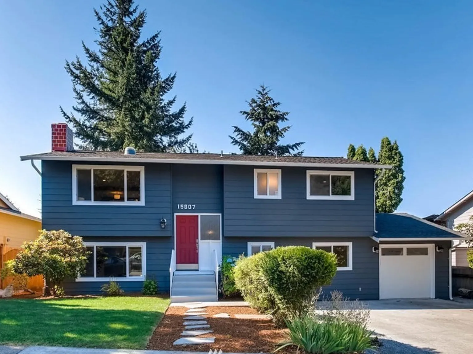 5 bed, 2500 sqft, $1,200 — Photo 4