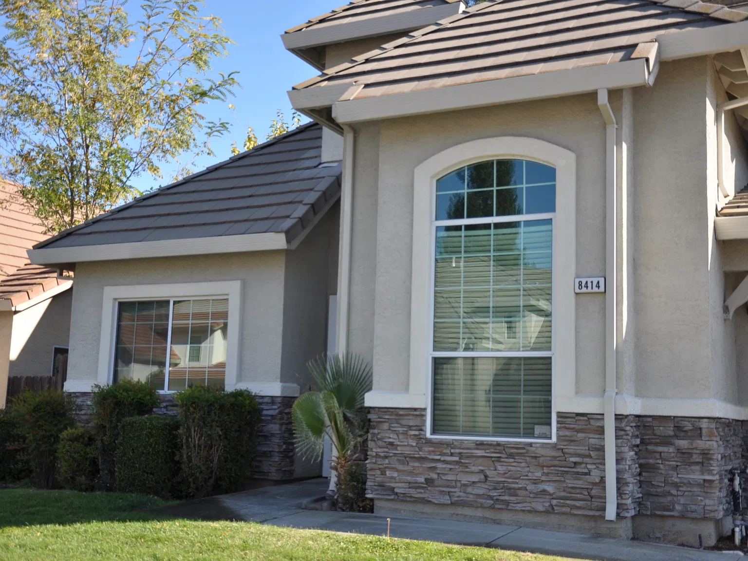 4 bed, 2400 sqft, $3,500 — Photo 4