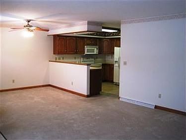 3rd image of 100 Thorn Way