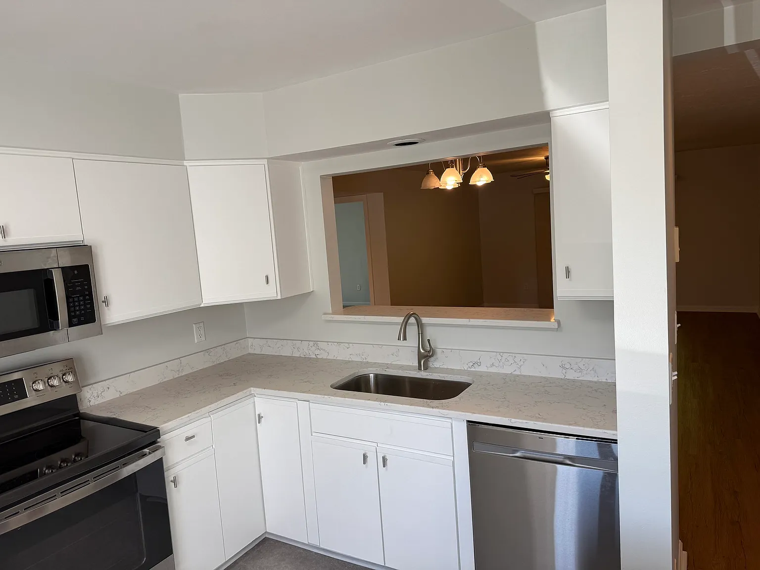 2 bed, 1135 sqft, $2,500 — Photo 3