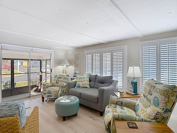 5th image of 7950 Cold Spring Ln