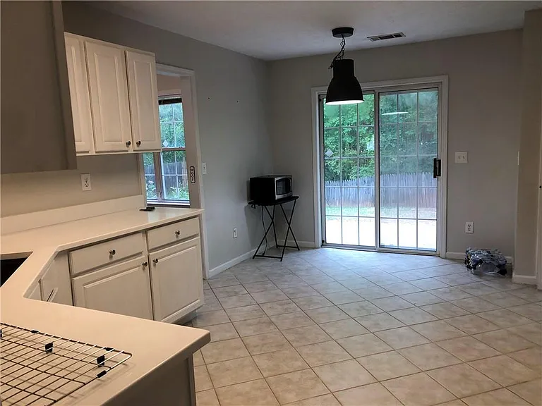 370 Manor Glen Dr — Photo 9