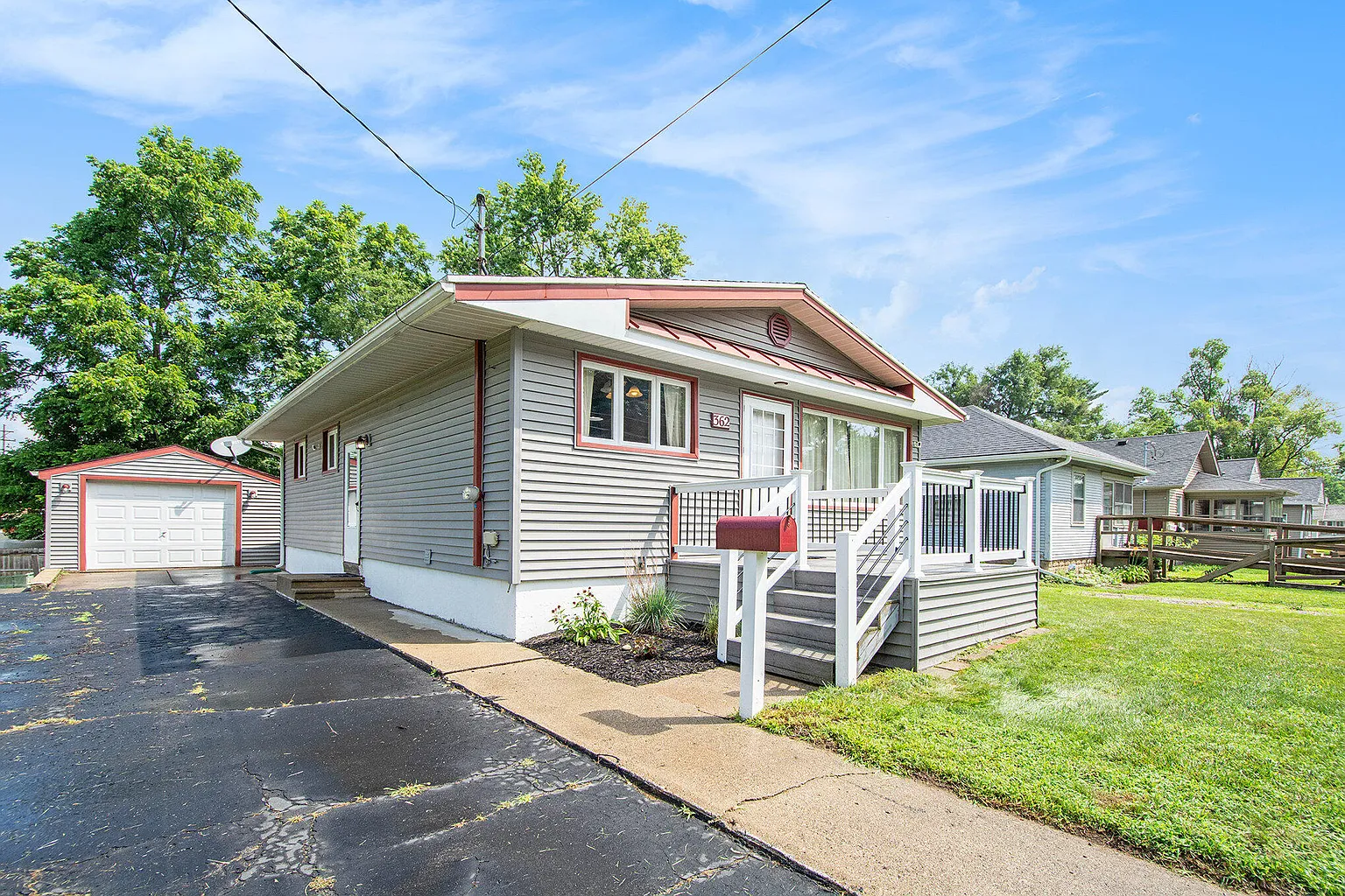 362 Hillside Ave photo 1