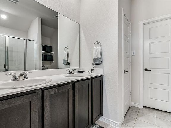 5th image of 426 Pleasant Hill Ln