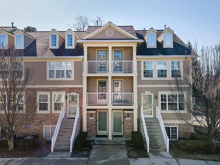 124 Saber Way — Photo 1
