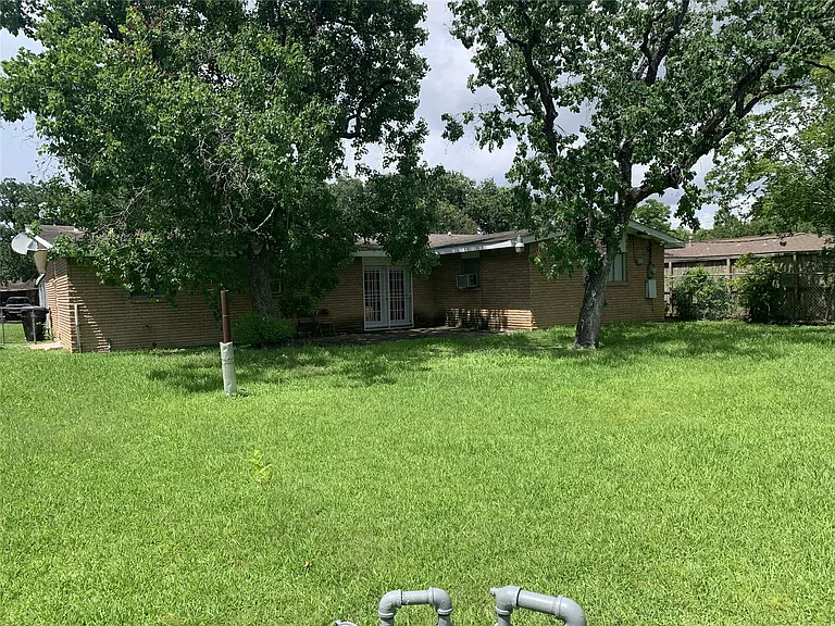 5815 Darlinghurst Dr — Photo 10