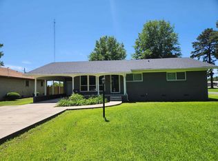 617 W 18th St, Stuttgart, AR 72160