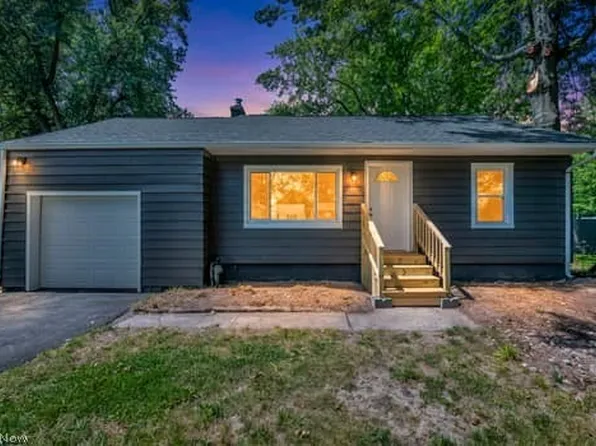 660 Rokeby Rd, Eastlake, OH 44095