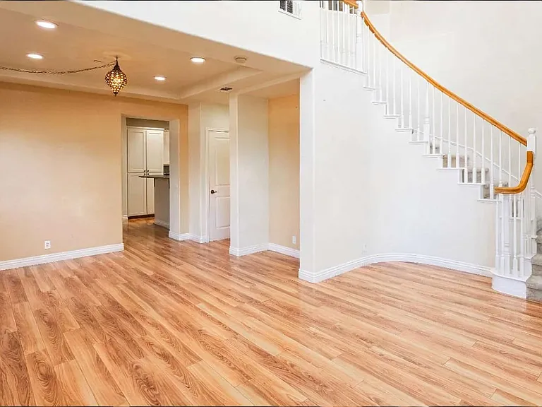 361 Vista Roma Way — Photo 4