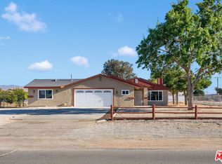 22113 Sioux Rd, Apple Valley, CA 92308